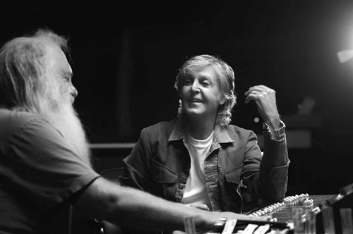 Βρετανία: Ο σερ Πολ ΜακΚάρτνεϊ δεν μπορεί πια να μετρήσει τις λίρες του- έγινε ο πρώτος δισεκατομμυριούχος μουσικός στο Ηνωμένο Βασίλειο