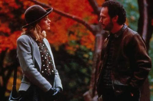 'Meg Ryan Fall': Η νέα τρέλα στο Tik Tok είναι το φθινοπωρινό στιλ της Μεγκ Ράιαν