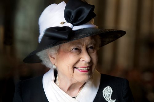 Βασίλισσα Ελισάβετ: Το αντίο της βασιλικής οικογένειας με μια άγνωστη φωτογραφία