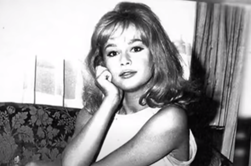 Νότα Κονοπίση: Η αμπιγέζ που έγινε η πιο εχέμυθη φίλη της Αλίκης