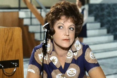 74 χρόνια πριν: Η Ρένα Βλαχοπούλου σε ηλικία 28 χρόνων πρωταγωνίστρια σε τουρκική παραγωγή