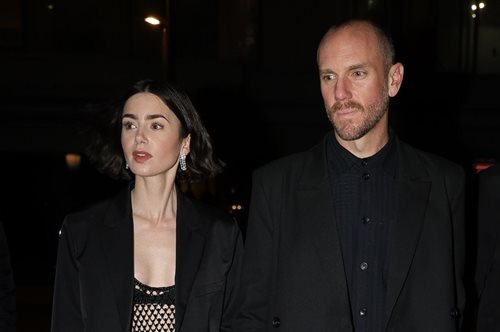 Λίλι Κόλινς: Σπάνια εμφάνιση με τον σύζυγό της, Τσάρλι ΜακΝτάουελ