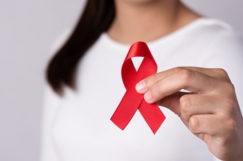 Παγκόσμια Ημέρα του AIDS: Ανακοινώθηκε η σύσταση Εθνικού Μητρώου ασθενών με HIV λοίμωξη