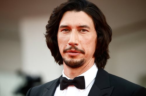 Ο Άνταμ Ντράιβερ επιτίθεται στις πλατφόρμες Netflix και Amazon