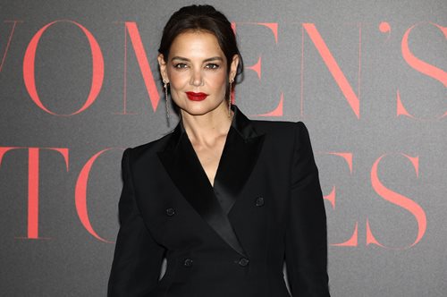 Ναι, Κέιτι! Το σούπερ ρομαντικό χτένισμα στα μαλλιά σου είναι η hot τάση του 2024