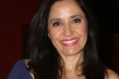 Σαν δυο σταγόνες νερό: Η Βάσω Γουλιελμάκη φωτογραφίζεται με την 19χρονη κόρη της, Μαρήλια, και η ομοιότητα τους εντυπωσιάζει