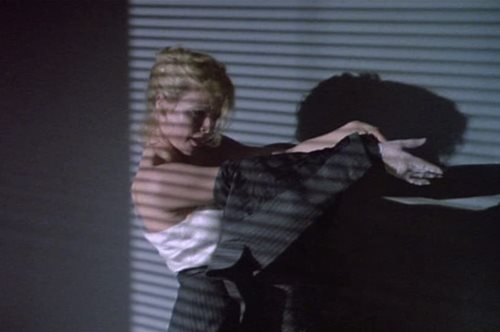 Η Κιμ Μπάσιντζερ θα παίζει και πάλι στο remake των 9½ εβδομάδων