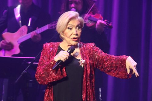 Μαρινέλλα:Η επιστροφή στη πίστα με την πιο sparkling εμφάνιση