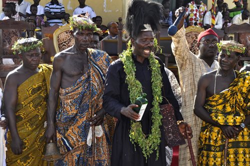 63χρονος ιερέας παντρεύτηκε 12χρονο κορίτσι- Την 
