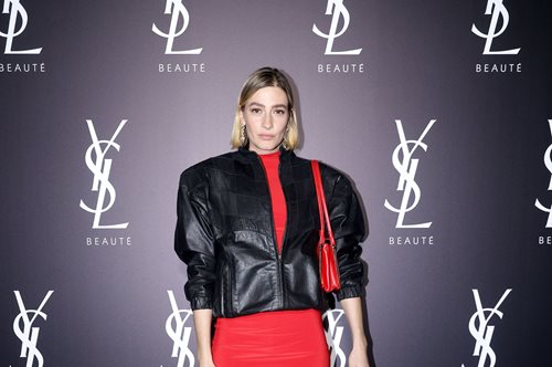 Ισμήνη Παπαβλασοπούλου: Συνδύασε με τον πιο update τρόπο το it dress της σεζόν