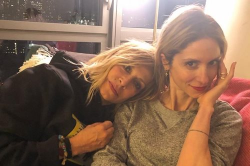 30 χρόνια πριν: H 34χρονη Άννα Βίσση αγκαλιά με την μοναχοκόρη της, την 9χρονη Σοφία Καρβέλα