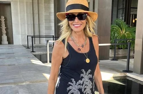 Άννα Βίσση: Ποζάρει σε ηλικία 5 ετών μαζί με τον πατέρα της, Νέστορα