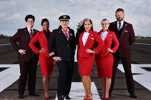 Η Virgin Atlantic κάνει την επανάσταση: Σε αυτήν την αεροπορική εταιρία οι εργαζόμενοι επιλέγουν ελεύθερα ποια στολή θα βάλουν