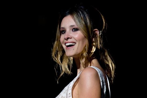 Bridal Hair: 4 κομψά χτενίσματα για νύφες με μακριά μαλλιά που θα κλέψουν τις εντυπώσεις