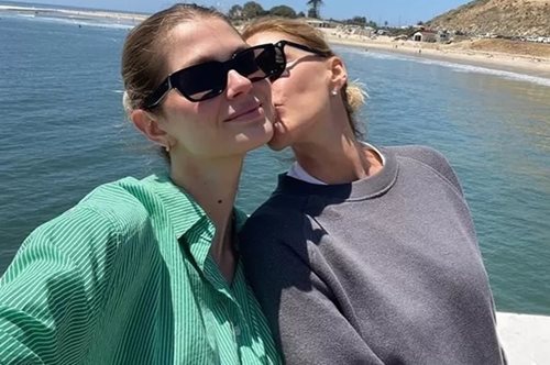 Τζένη Μπαλατσινού: Κομψή στο Μουσείο Κυκλαδικής Τέχνης