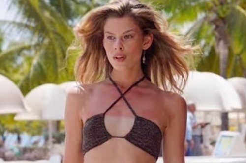 Tρανς μοντέλο στέφθηκε 