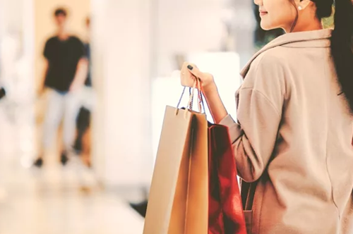 Shopping με την fashion editor: Τα must haves που επέλεξε η συντάκτρια μόδας για το καλοκαίρι