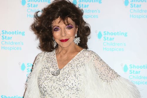 Τζόαν Κόλινς: Στα 91 της χρόνια η grande dame γίνεται εξώφυλλο σε μεγάλο περιοδικό μόδας