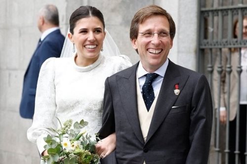 Βασιλικός γάμος στην Ισπανία: Ο δήμαρχος της Μαδρίτης παντρεύτηκε την ανιψιά του Χουάν Κάρλος