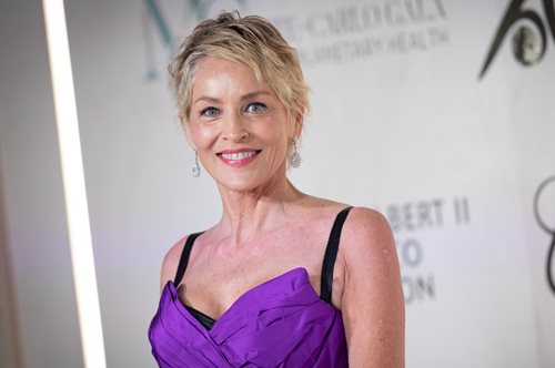 Η Σάρον Στόουν στα 65 με μπικίνι D﻿olce & Gabbana επιβεβαιώνει τον τίτλο του αιώνιου sex symbol