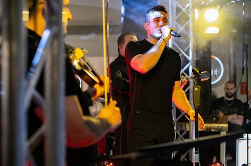 Live Stage στο Athens Metro Mall με τον Λάμψη 92,3