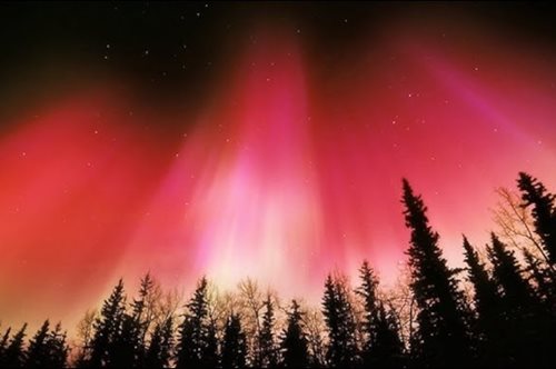 Το Βόρειο Σέλας έφτασε στην... Ελλάδα -μαγικές εικόνες