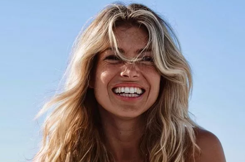 Βάσια Κωσταρά: Αυτό είναι το αληθινό της σώμα με μαγιό - οι paparazzi φωτογραφίες από τα Κουφονήσια