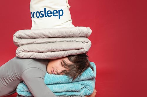 Πώς να ξυπνήσετε νιώθοντας πραγματικά ανανεωμένη και ευδιάθετη