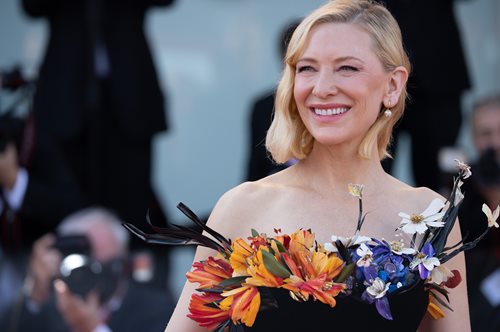 Κέιτ Μπλάνσετ: Το glam jumpsuit από την φθινοπωρινή συλλογή του Giorgio Armani το 2012