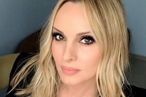 Πόσο μεγάλωσε: Η σπάνια έξοδος της Πέγκυς Ζήνα με την κόρη της Ηλέκτρα