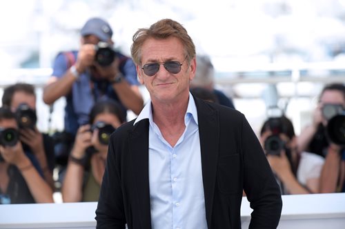 Ο Σον Πεν χάρισε το Όσκαρ του στον Βολοντίμιρ Ζελένσκι: 