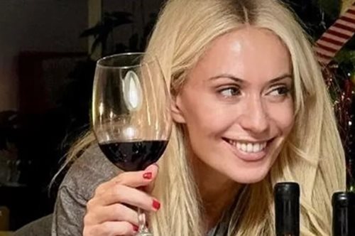 Μαρία Μπακοδήμου: Η σπάνια φωτογραφία από το εσωτερικό του σπιτιού της - Τα 70s vibes