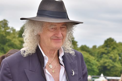 Ο Brian May του συγκροτήματος 