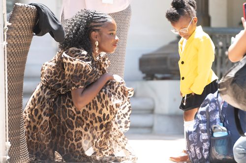 Αμάντα Γκόρμαν: Με σύμμαχο την τέχνη καταδικάζει την αδράνεια των ΗΠΑ έπειτα από την τραγωδία στο Τέξας