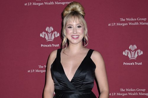 H πολυτελής ζωή της εξώγαμης κόρης του βασιλιά Αλβέρτο από την σερβιτόρα ερωμένη του