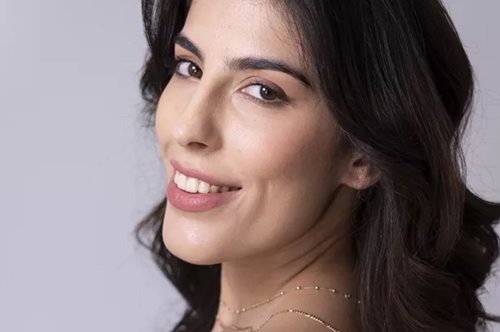 Casual Waves: Πώς να δημιουργήσεις μόνη σου τους πιο όμορφους κυματισμούς στα μαλλιά