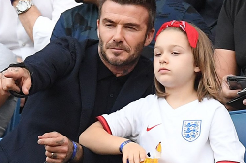 Ντέιβιντ Μπέκαμ: Η cute στιγμή που τραγουδάει μαζί με την κόρη του, Χάρπερ, σε συναυλία του The Weeknd