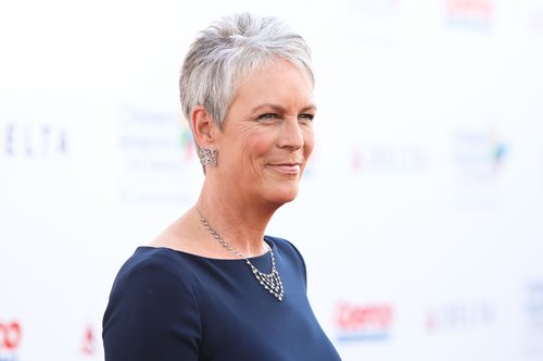 Μικρόσωμα σκυλάκια υποδύονται την Τζέιμι Λι Κέρτις και το αποτέλεσμα είναι ξεκαρδιστικό