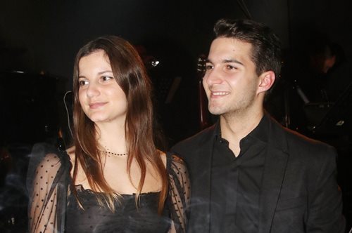 Η Αλίκη Καραμανλή και ο δίδυμος αδερφός της, Αλέξανδρος, σε δημόσια εμφάνιση με τους γονείς τους