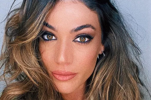 Τρεις καλλονές μαζί: Η Ήβη Αδάμου ποζάρει με τις αδερφές της και η ομοιότητά τους είναι εντυπωσιακή