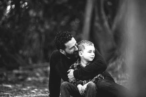 Όλα όσα θέλει μια μητέρα να μάθει στο γιο της – αλλά μόνο ο μπαμπάς μπορεί