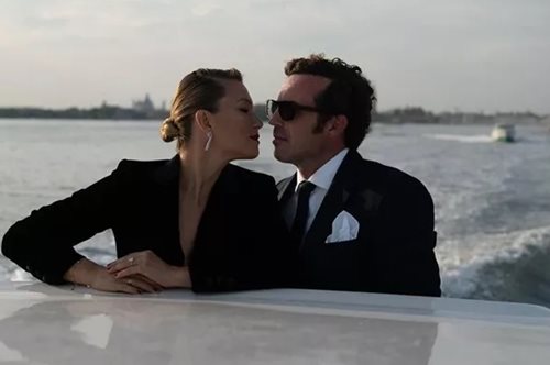 Η Βίκυ Καγιά ταξίδεψε με τον Ηλία Κρασσά στη Γαλλία: Οι όμορφες φωτογραφίες τους στα social media