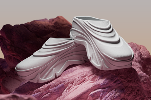 Το clog της νέας εποχής θα το βρεις στην Bershka