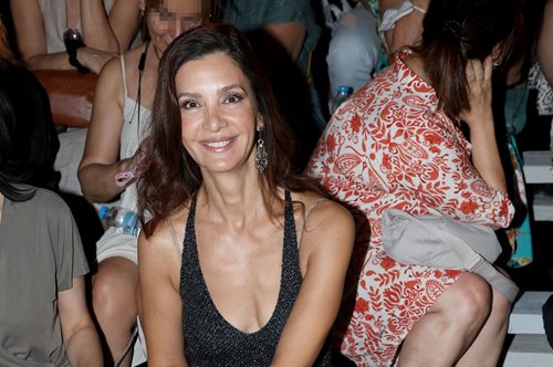 Κατερίνα Λέχου: Ανέδειξε την καλλίγραμμη σιλουέτα της με ένα πλεκτό maxi φόρεμα