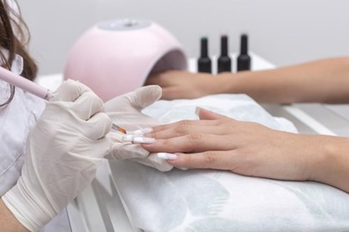 Χανιά: Πρόστιμο-μαμούθ σε τεχνίτρια νυχιών - Την 