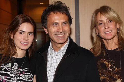 Τα δάκρυα της Γεωργιάννας Νταλάρα στο βίντεο κλιπ του πατέρα της