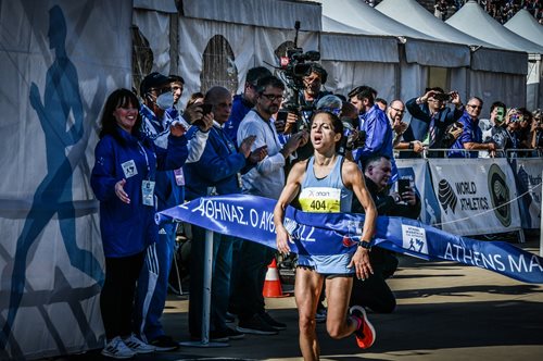 Μαραθώνιος 2022: το Χρυσό Κορίτσι, η Βασιλική Κωνσταντοπούλου δίνει μαθήματα ζωής