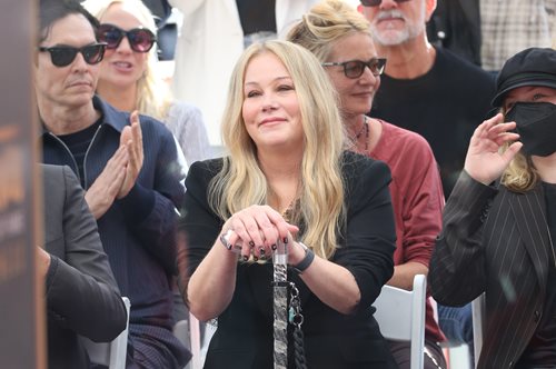 Κριστίνα Άπλγκεϊτ: Η πρώτη δημόσια εμφάνιση μετά τη διάγνωση της σκλήρυνσης κατά πλάκας