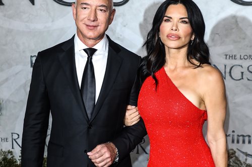 Τζεφ Μπέζος: Ο  δισεκατομμυρούχος σκάλισε στην πλώρη του υπερπολυτελούς του σκάφους την μορφή της αγαπημένης του Λόρεν Σάντσες