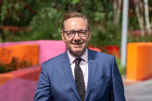 Αθώος ο Κέβιν Σπέισι για όλες τις κατηγορίες σεξουαλικής κακοποίησης ανδρών